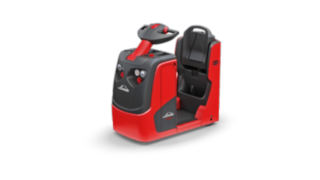 Il trattore elettrico P20 di Linde presenta una struttura particolarmente stretta ed è pertanto perfettamente adatto per processi di trasporto in corsie strette. Il trattore elettrico P20 di Linde presenta una struttura particolarmente stretta ed è pertanto perfettamente adatto per processi di trasporto in corsie strette.