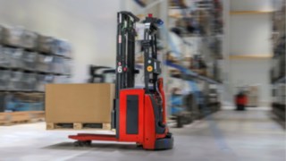 Sistema di trasporto a guida automatica di Linde Material Handling